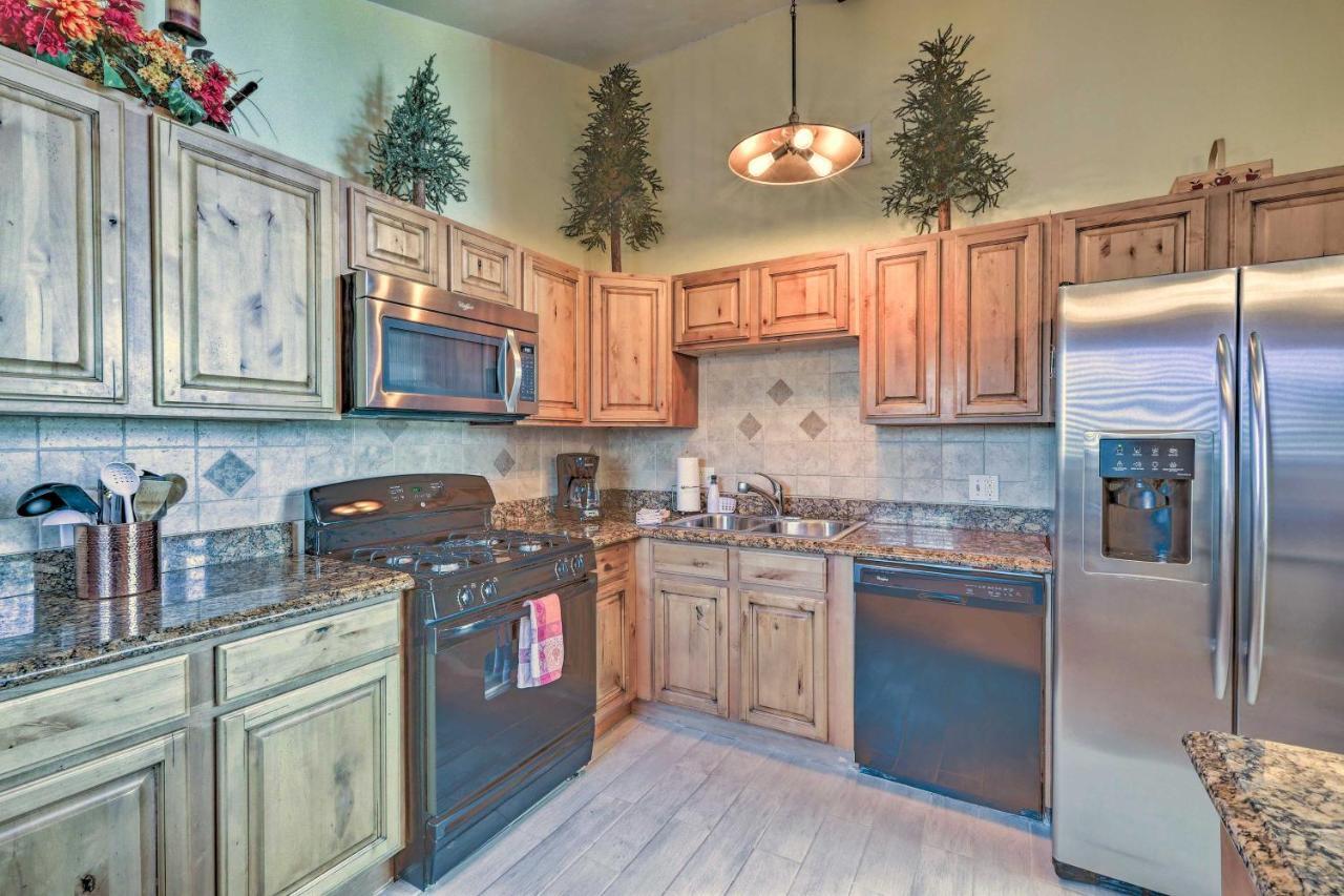 Flagstaff Townhome - Walk To Country Club And Pools! Zewnętrze zdjęcie